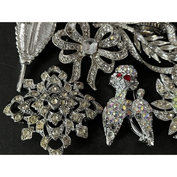 VINTAGE HIGH END Brooches 16pcs MISSING RHINESTONES ALL WEARABLE/ Most Unsigned - Picture 4 of 16